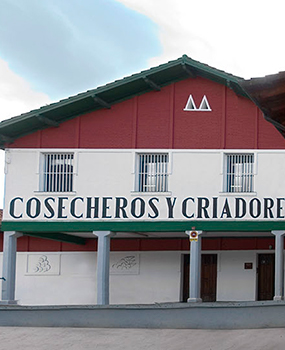 Cosecheros y Criadores